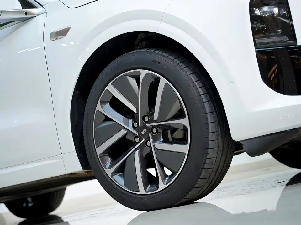 Li Auto Ideal L6