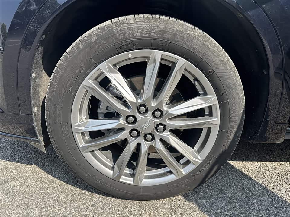 Cadillac XT6