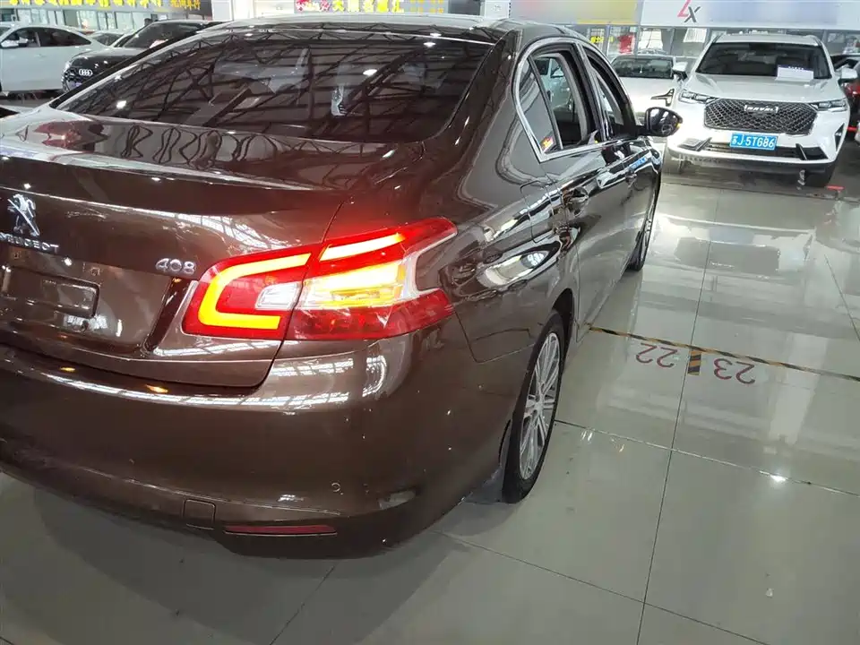 Peugeot 408
