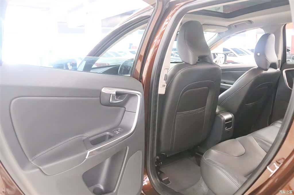 Volvo XC60, 2016 13