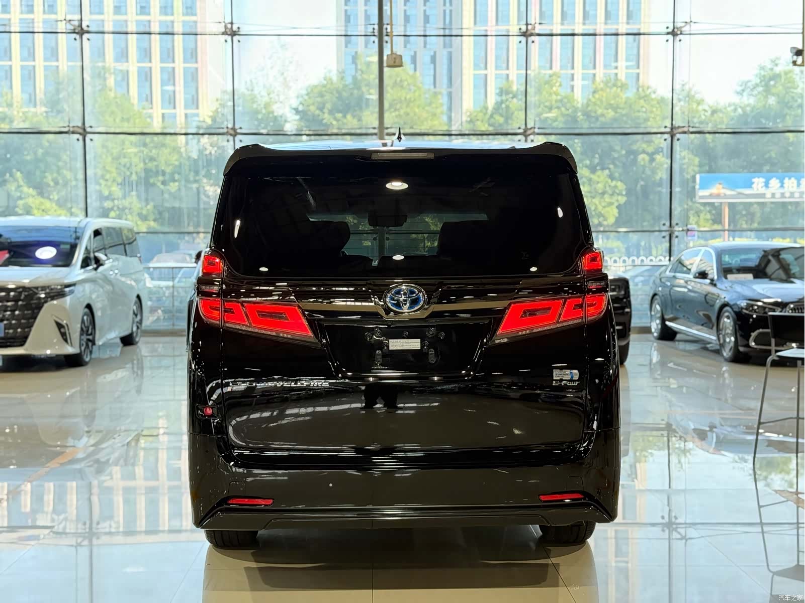 Toyota Vellfire, 2023 23