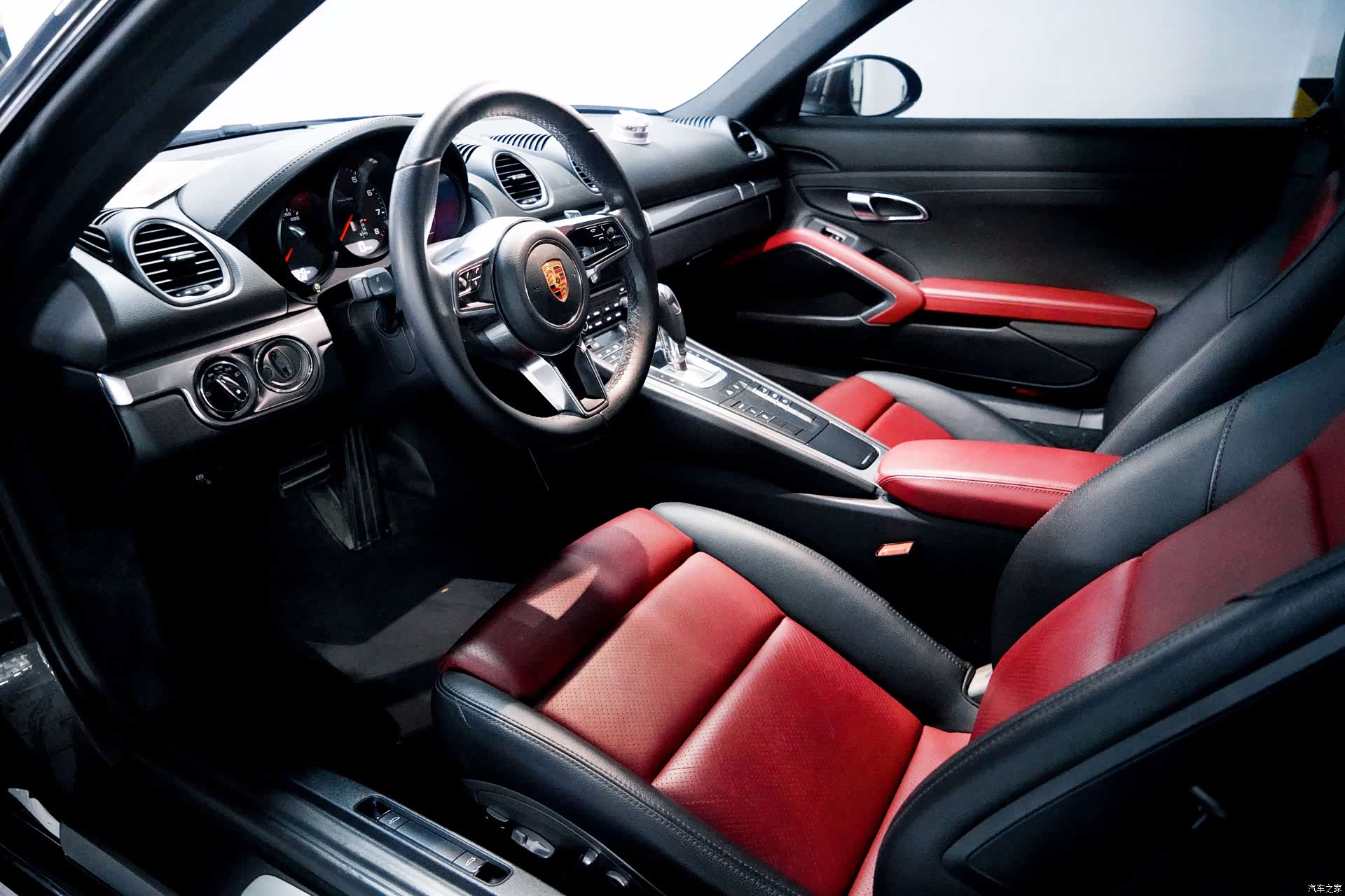 Porsche Cayman, 2019 4