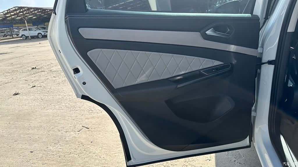 Volkswagen VS7, 2023 17