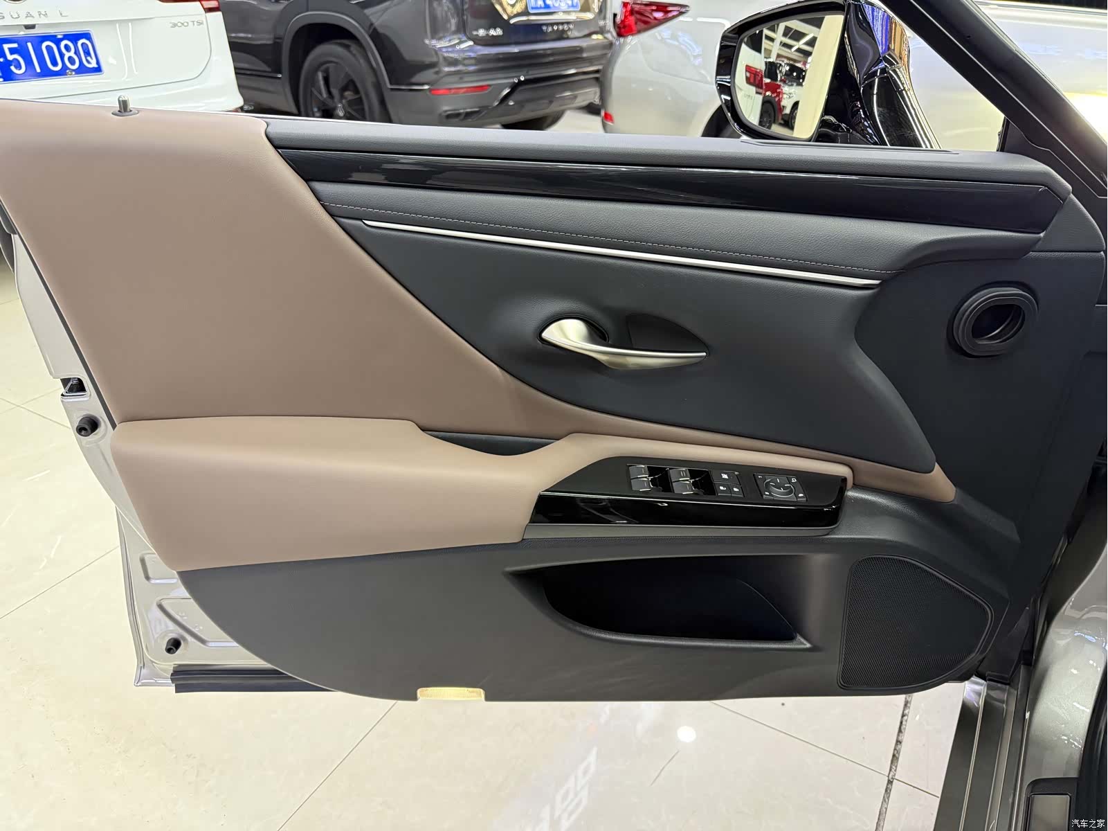 Lexus ES, 2023 10