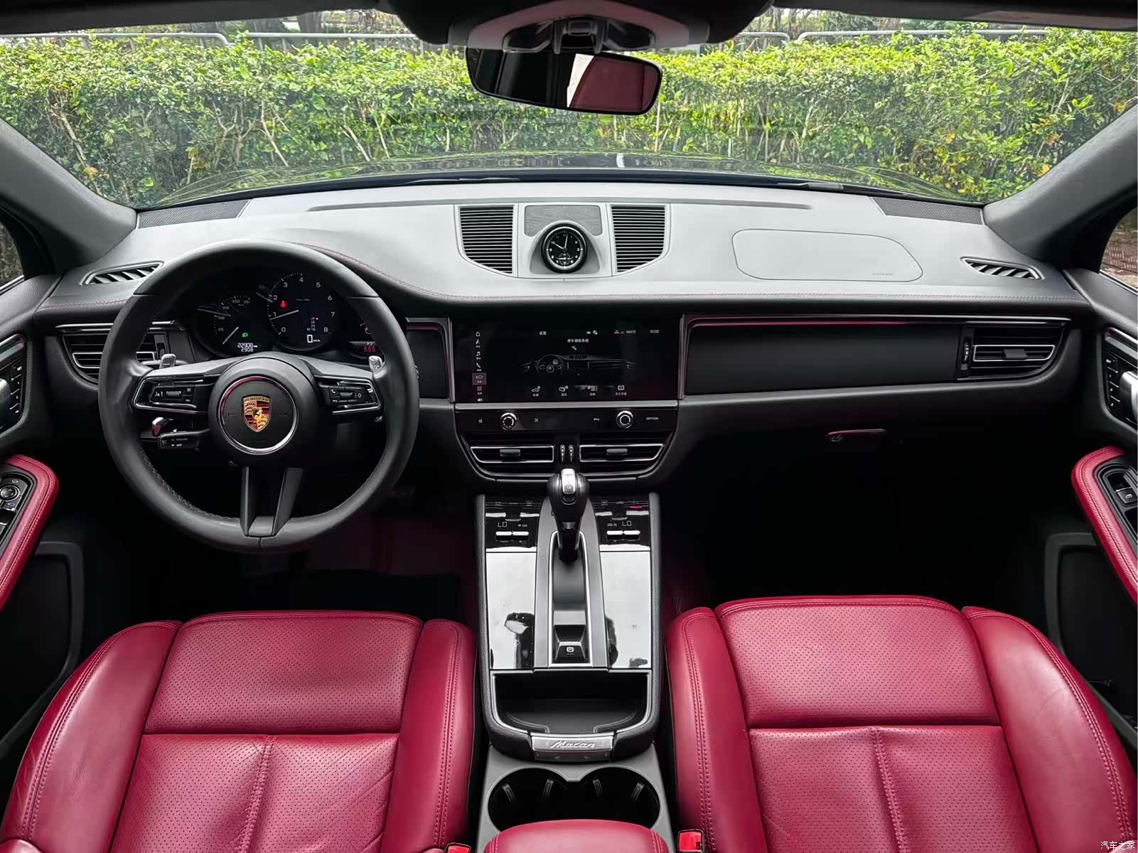 Porsche Macan, 2024 10