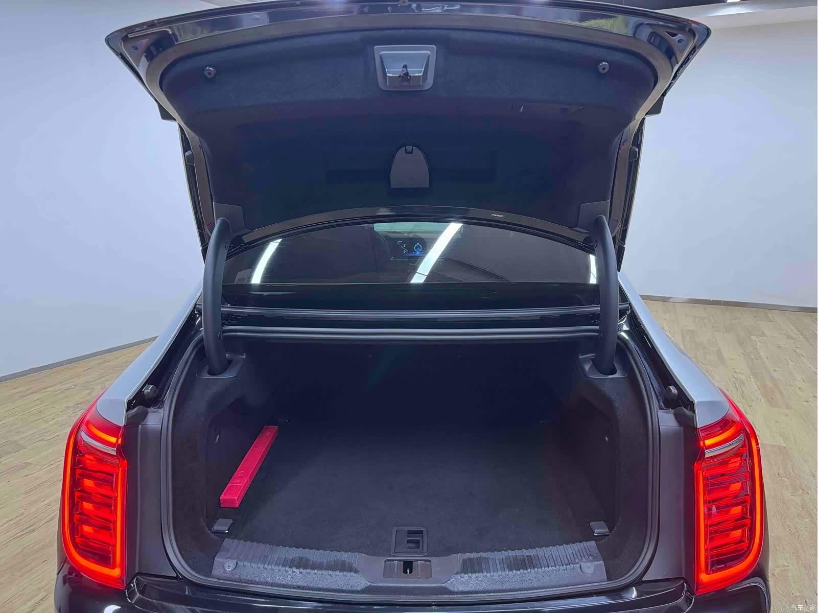 Hongqi H9, 2021 32