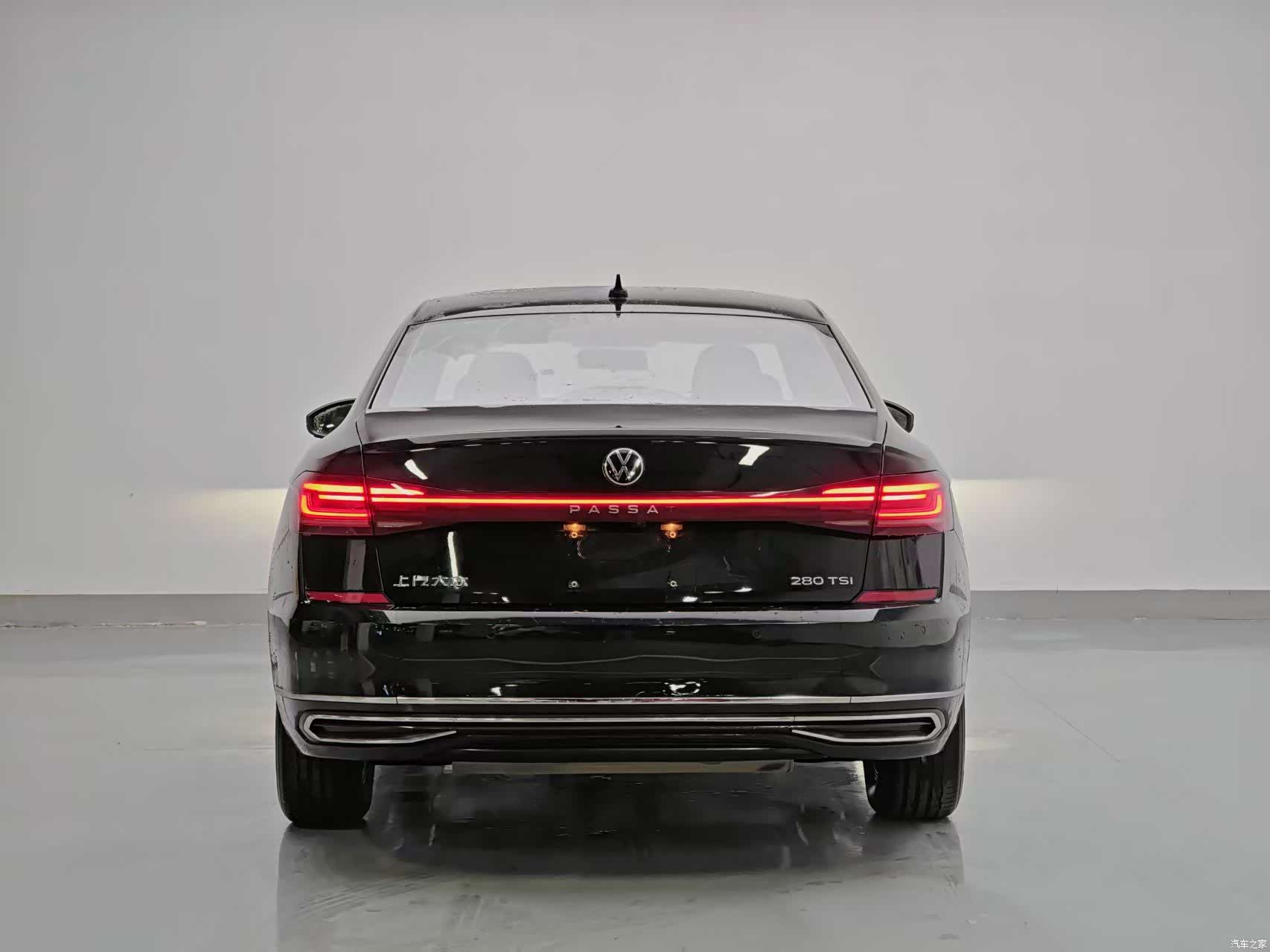 Volkswagen Passat, 2022 все фото