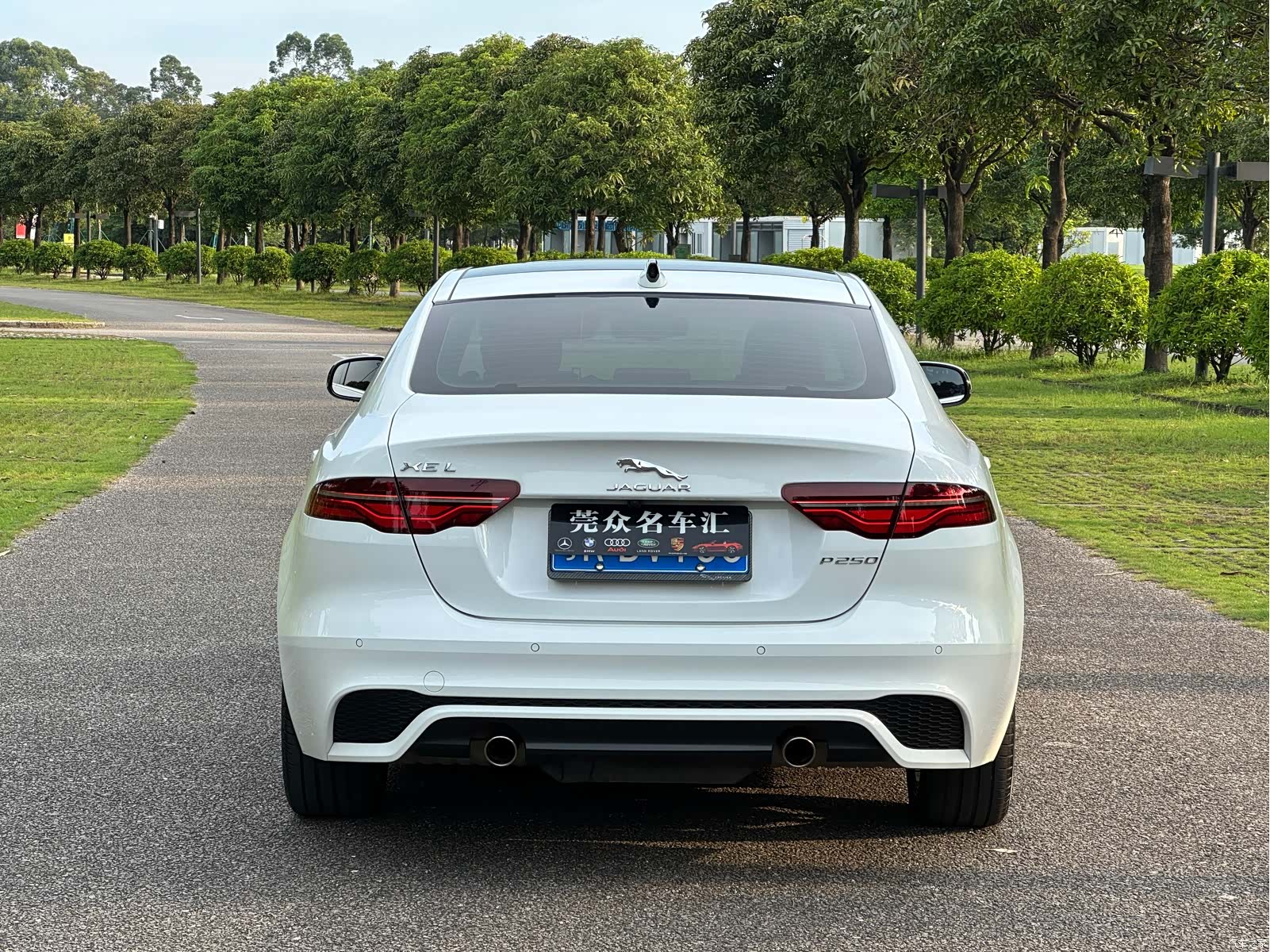 Land Rover XEL, 2022 7
