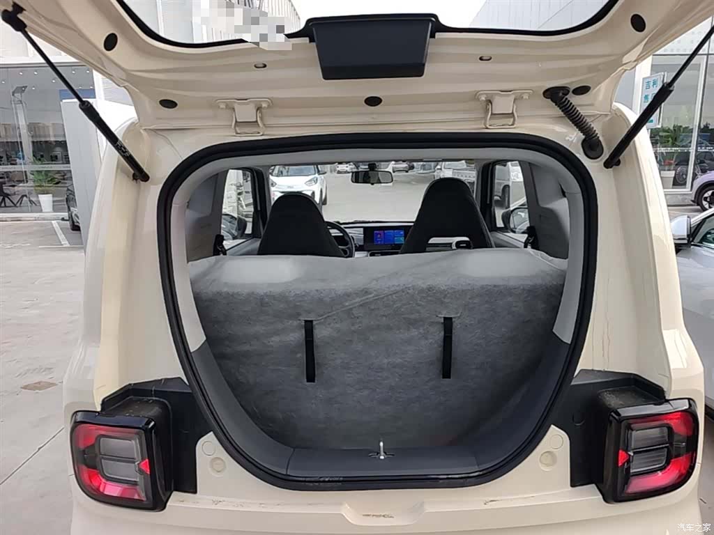 Geely Panda, 2025 19