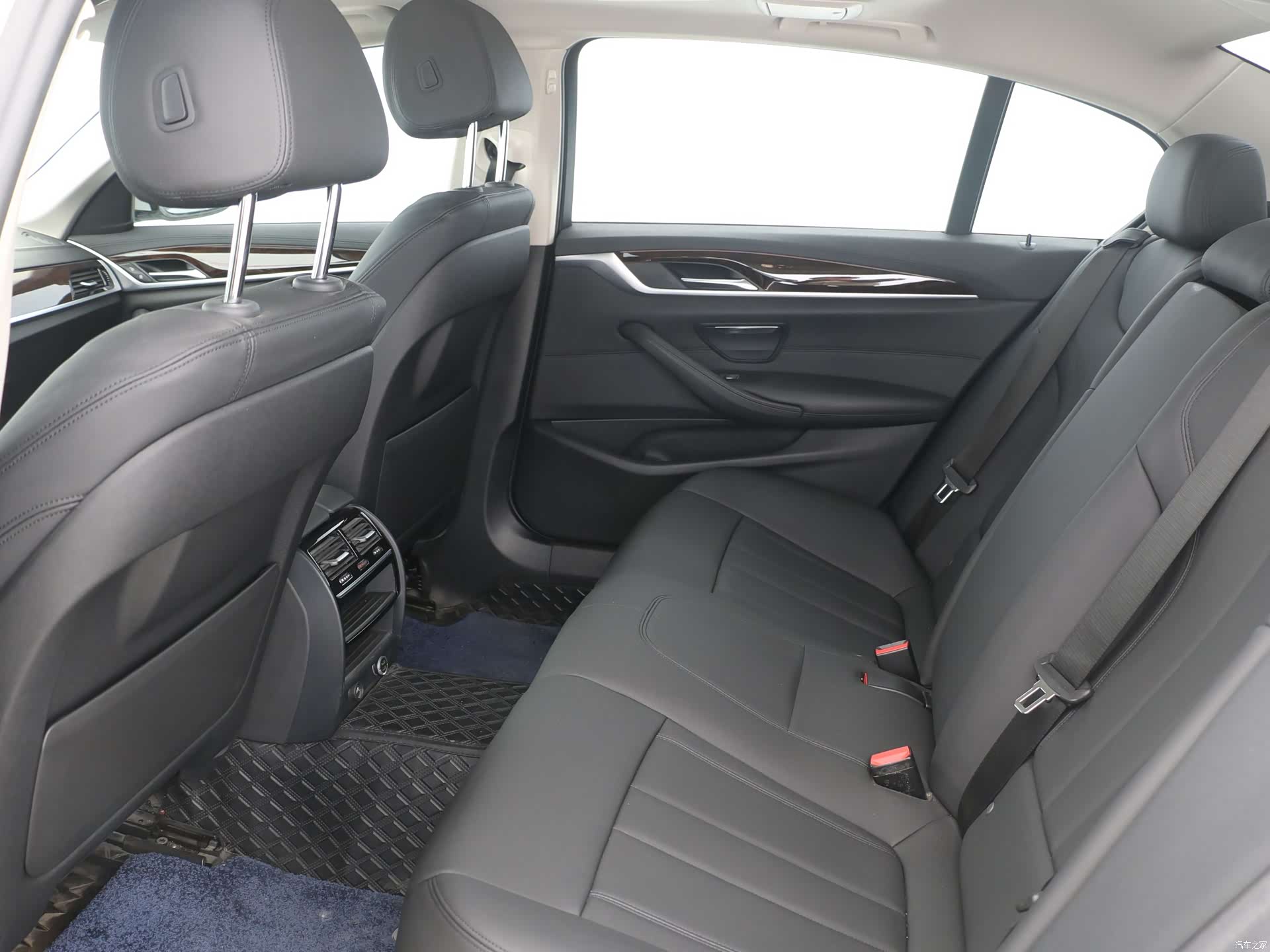 BMW 5 Series, 2018 9