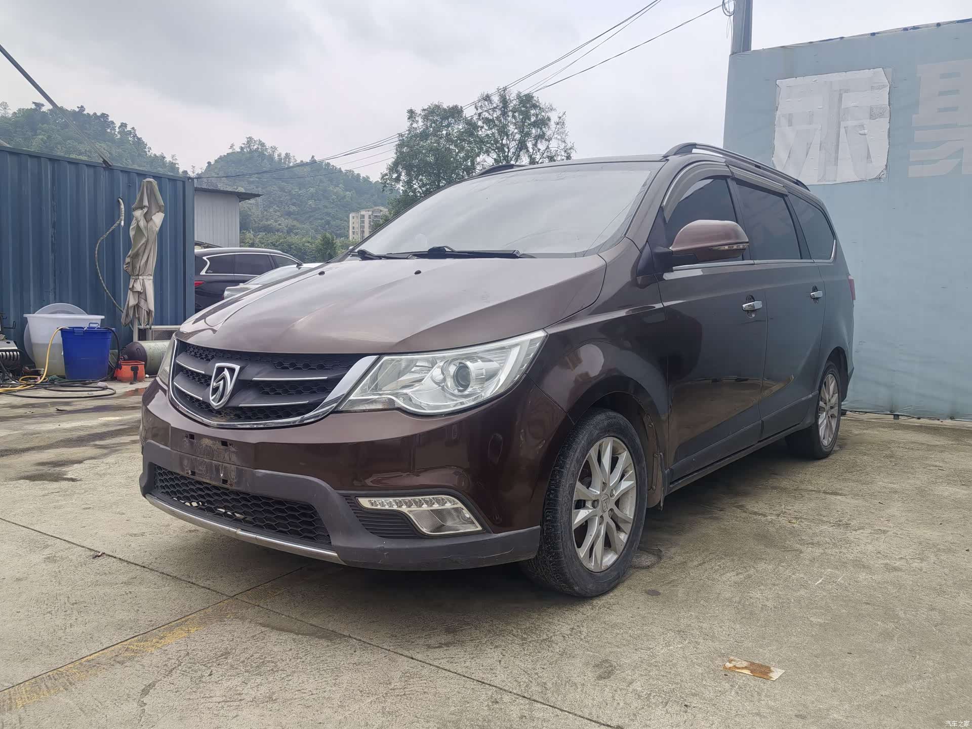 Wuling 730, 2015 1