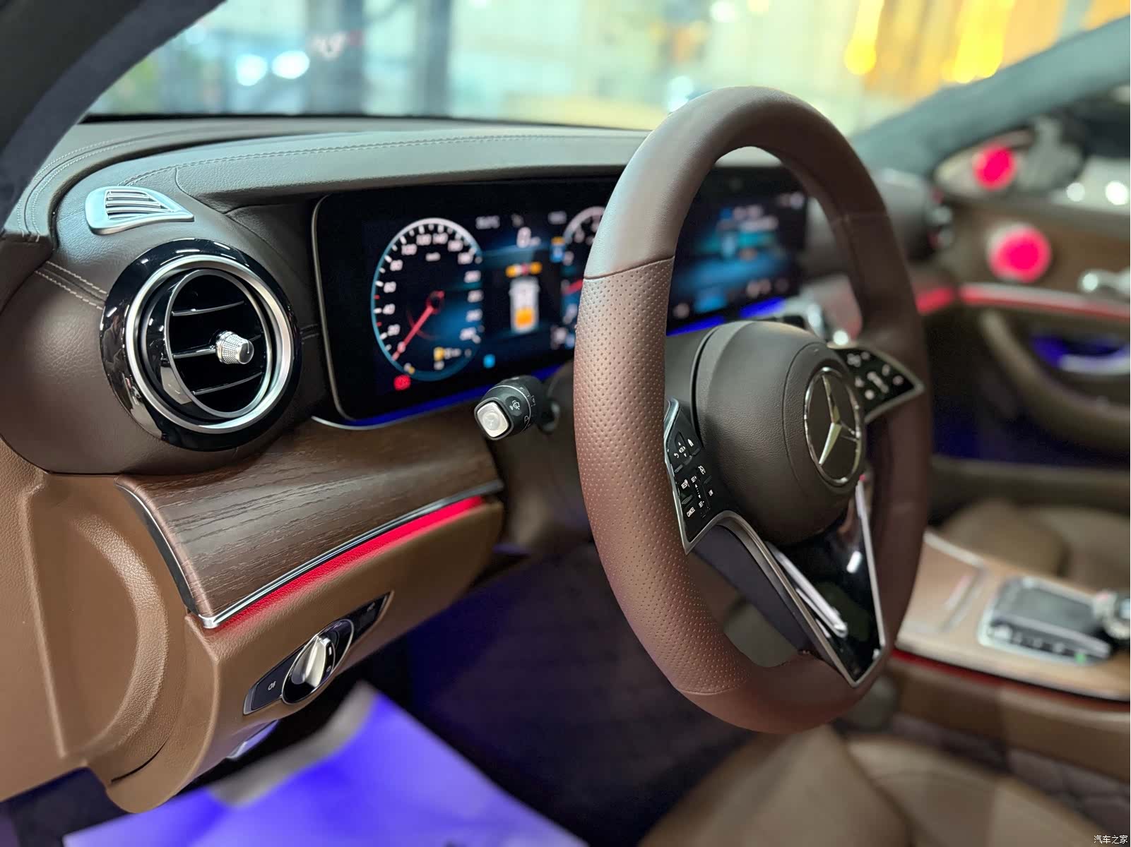 Mercedes-Benz E-Class, 2023 11