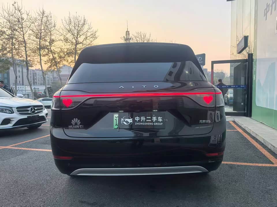 AITO Ask the world M9