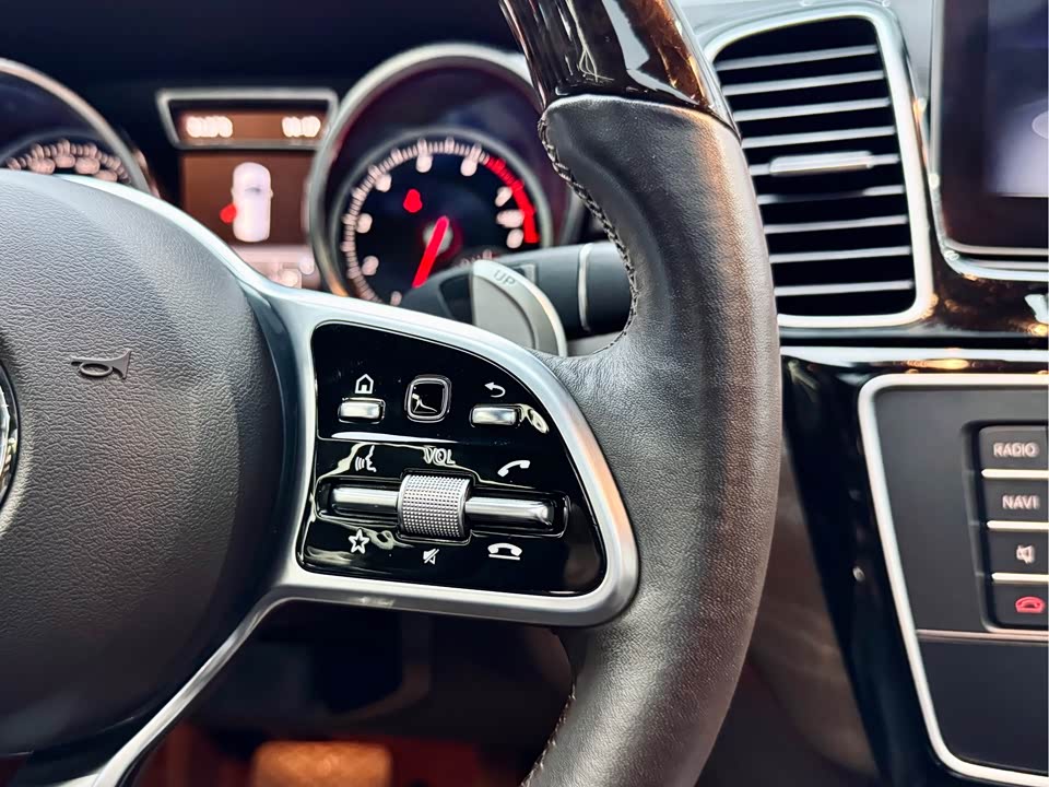 Mercedes-Benz GLE Mercedes-Benz GLE