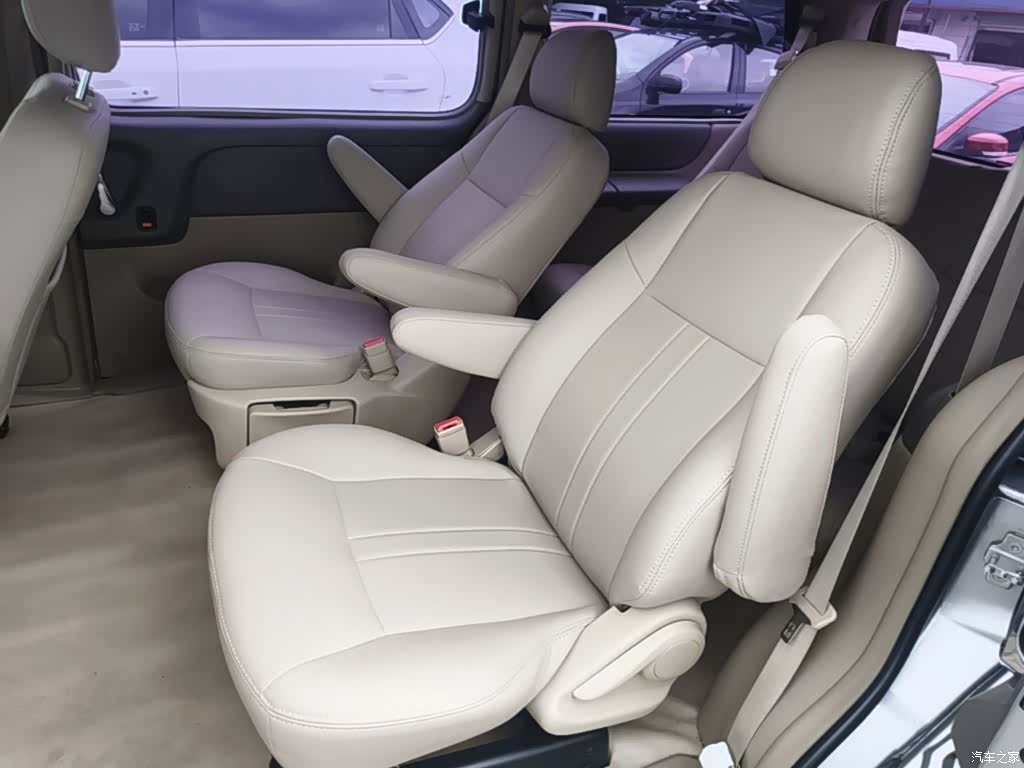 Buick GL8, 2015 17