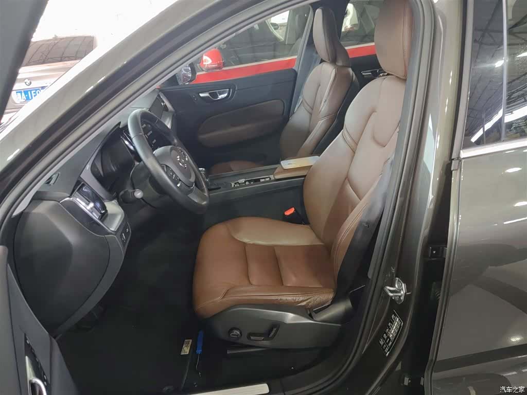 Volvo XC60, 2019 11