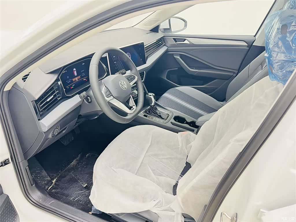 Volkswagen Sagitar, 2026 12