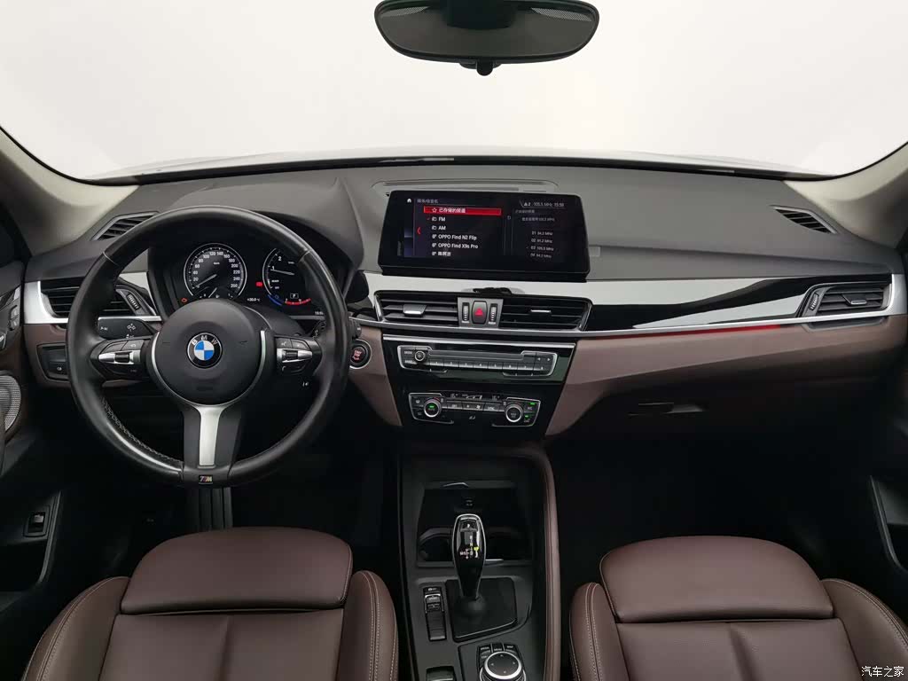 BMW X1, 2021 все фото