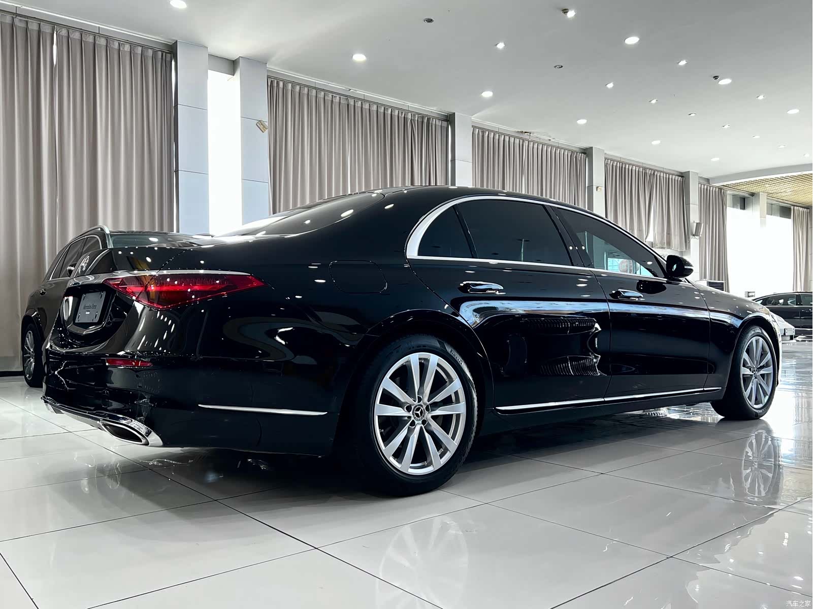 Mercedes-Benz S-Class, 2024 4