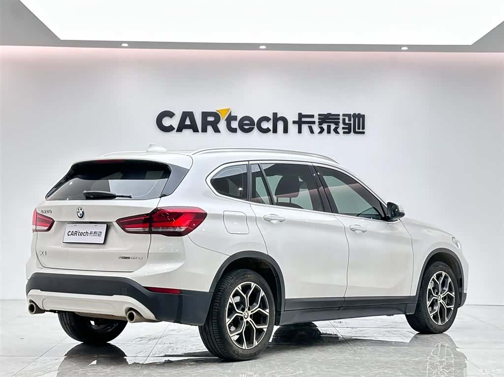 BMW X1, 2023 все фото