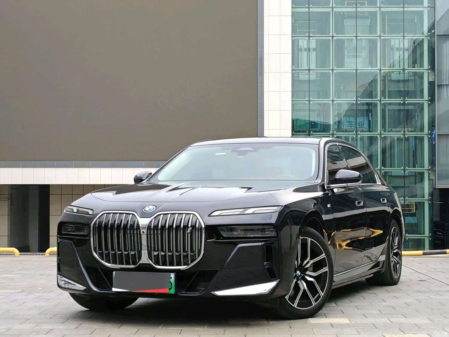 BMW i7, 2023 2