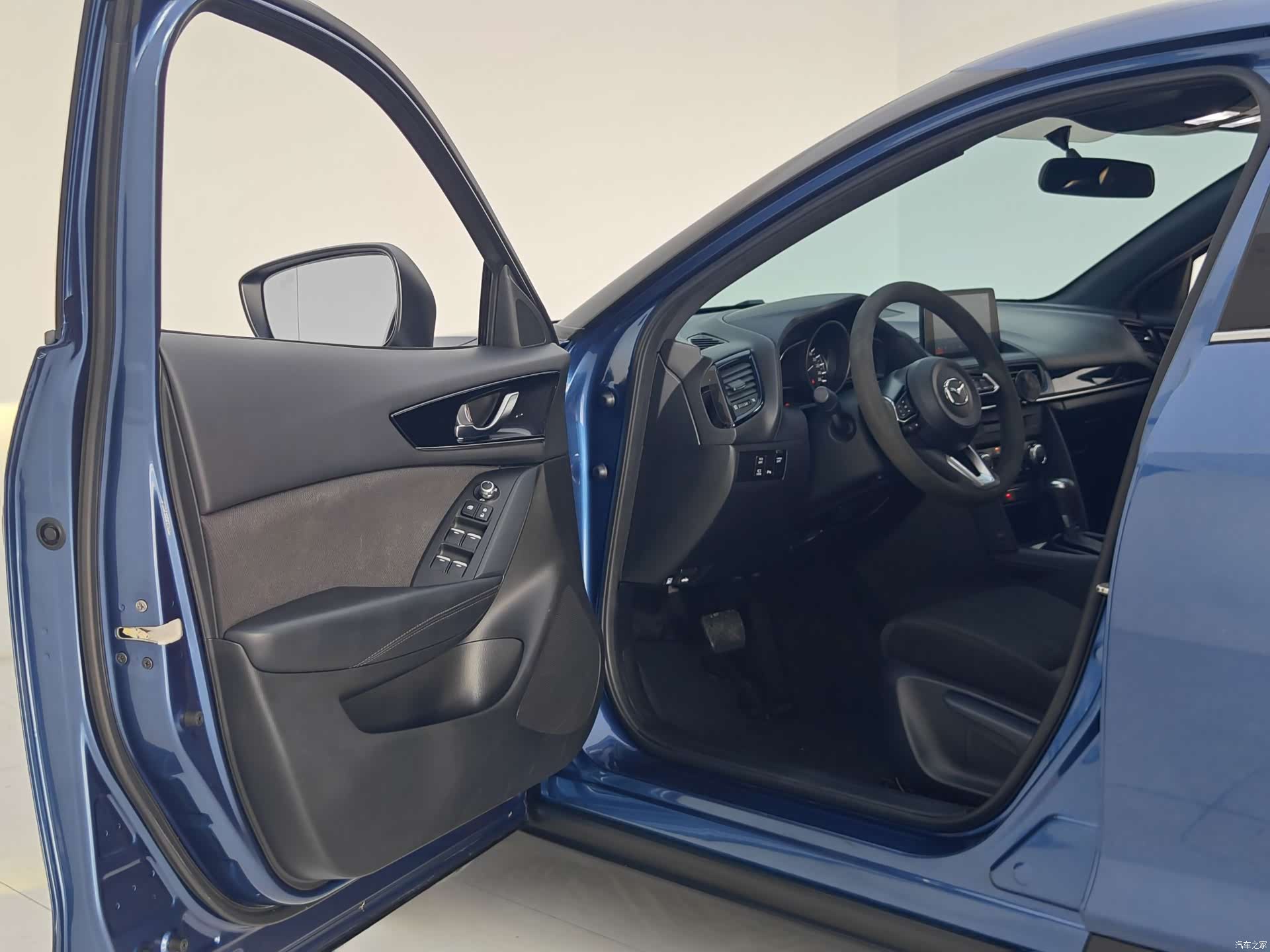 Mazda CX-4, 2022 25