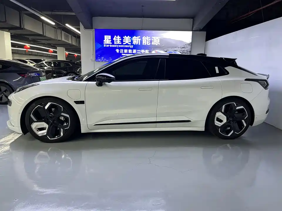 Zeekr 001