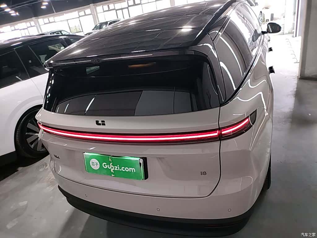 Li Auto i8, 2025 6