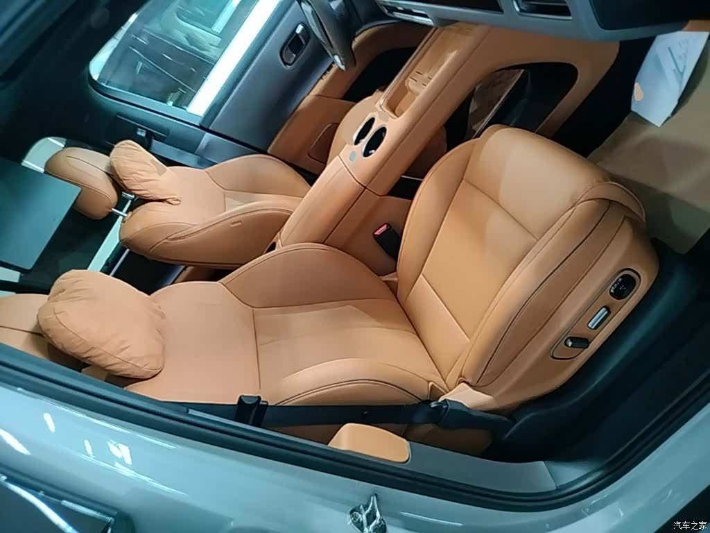 Li Auto i8, 2025 25
