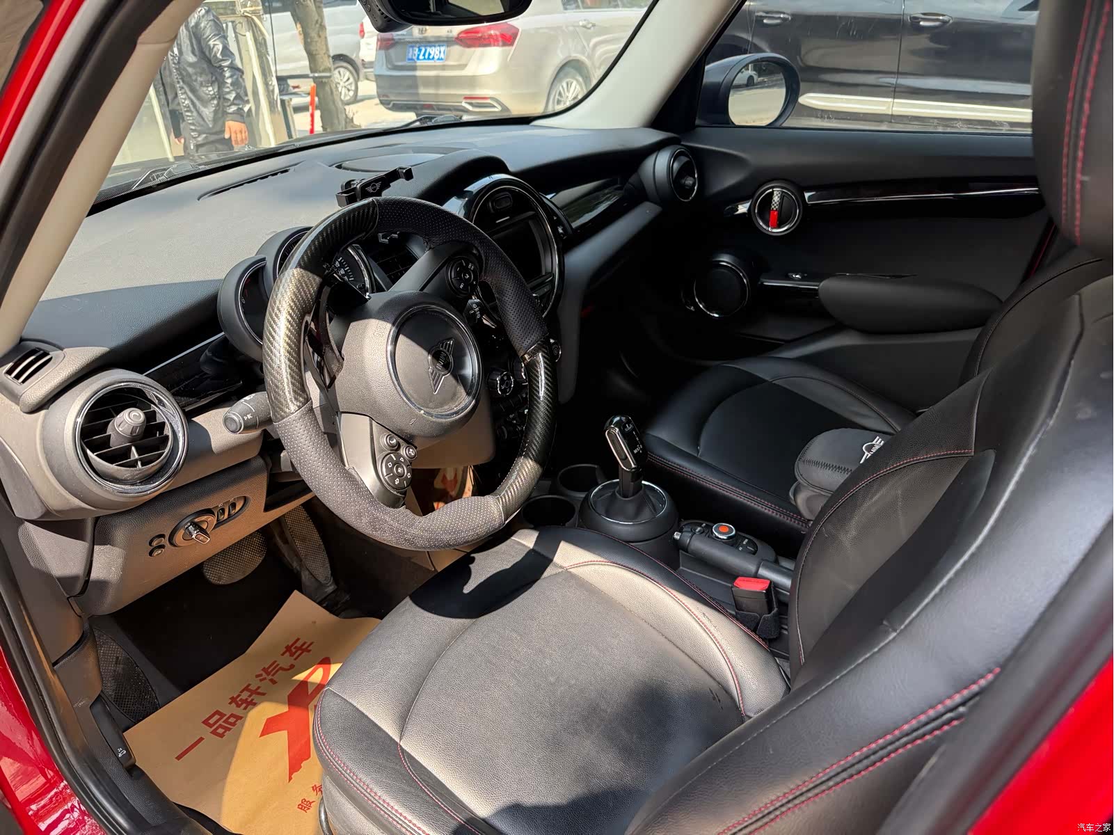 Mini ONE, 2019 10