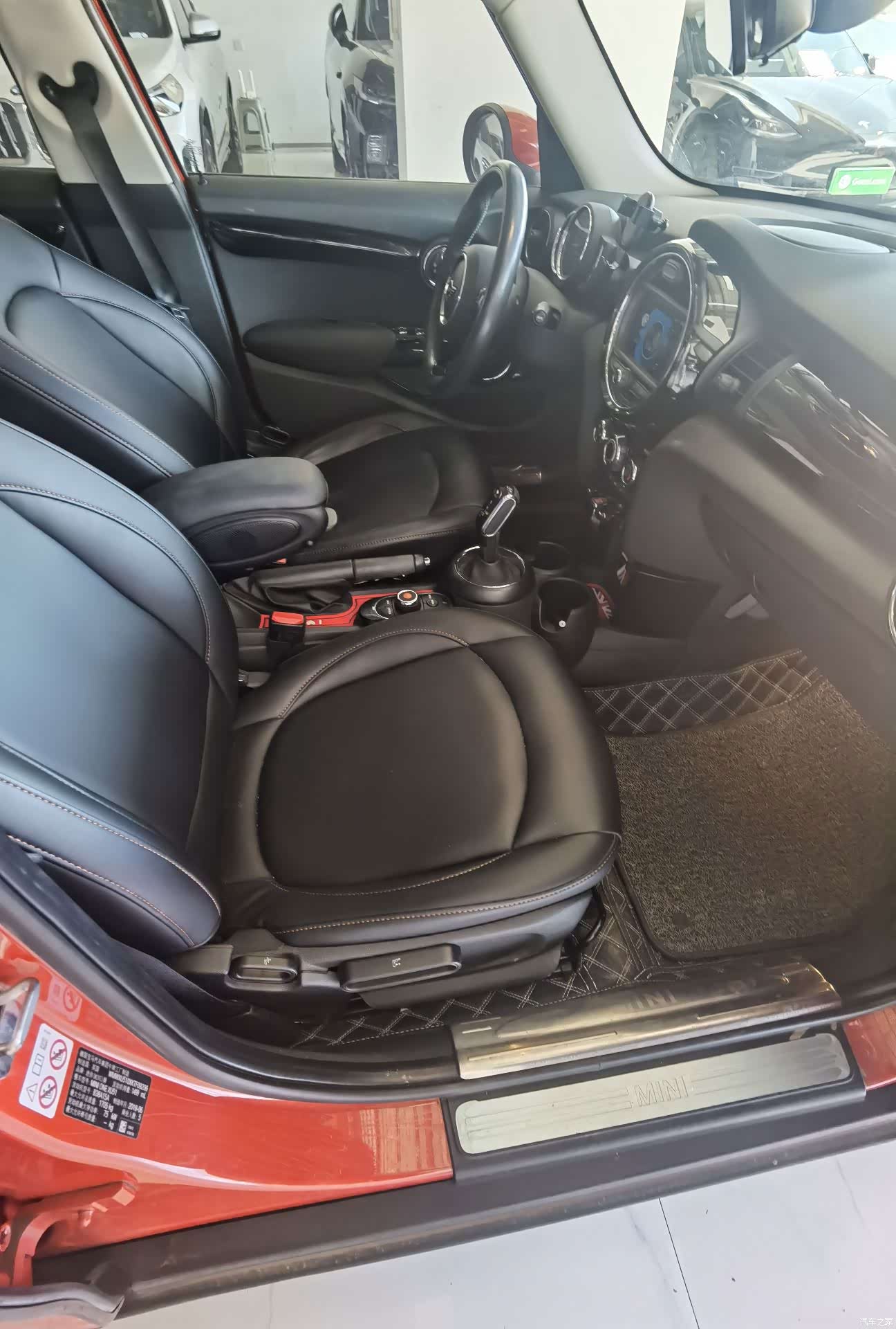 Mini ONE, 2019 18