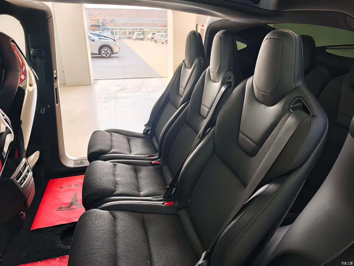 Tesla Model X, 2017 7