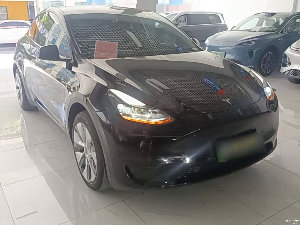 Tesla Model Y, 2023 4