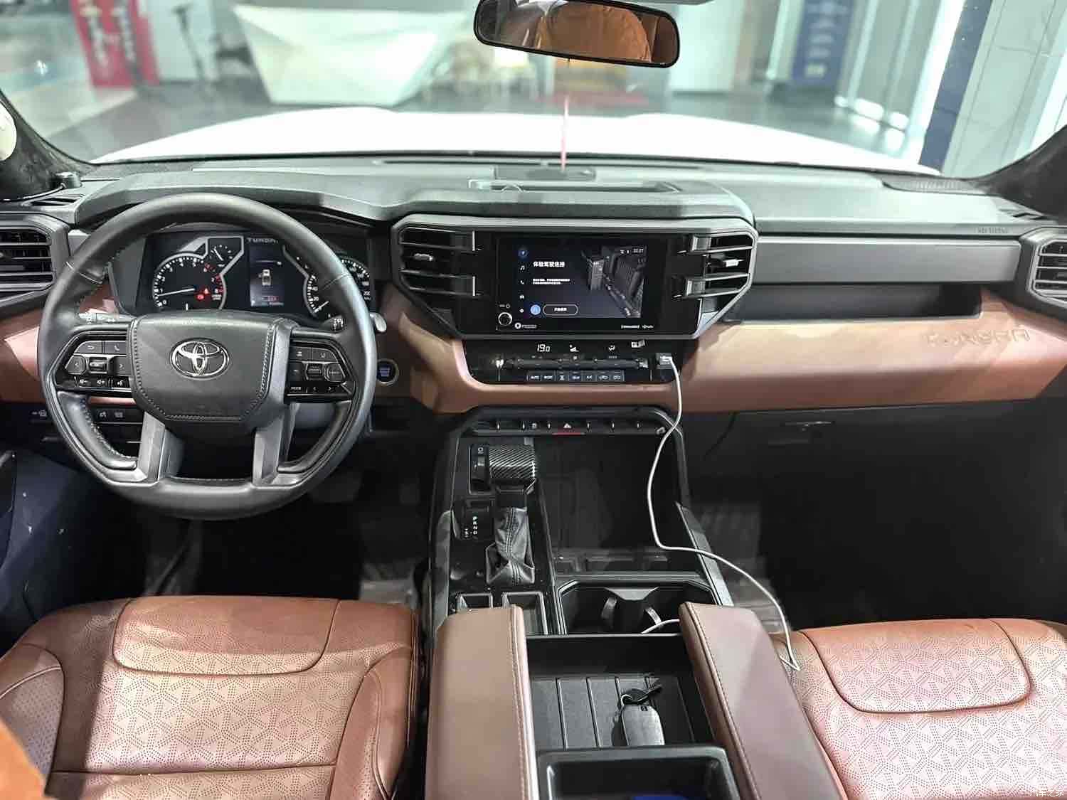 Toyota Tundra, 2023 все фото