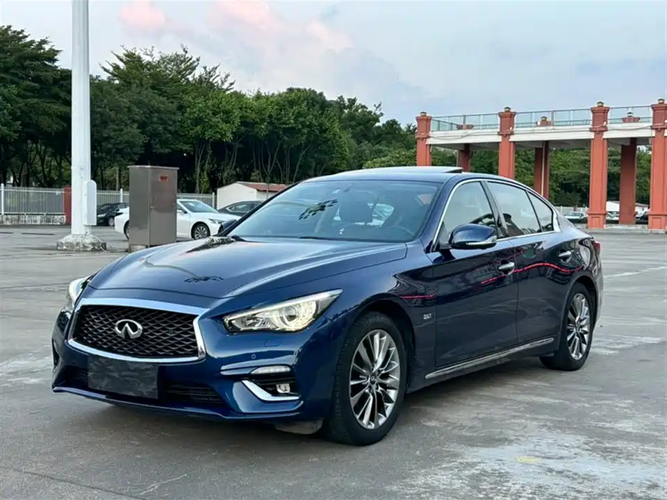 Infiniti Q50L