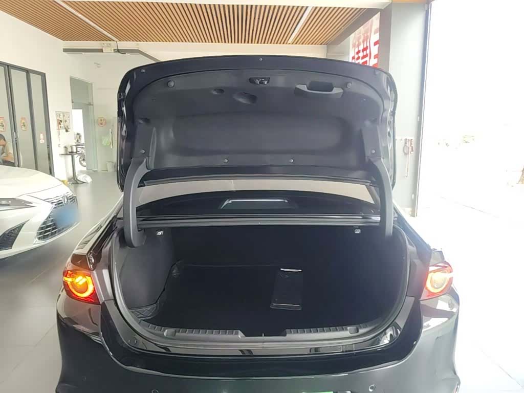 Mazda Mazda3, 2025 19