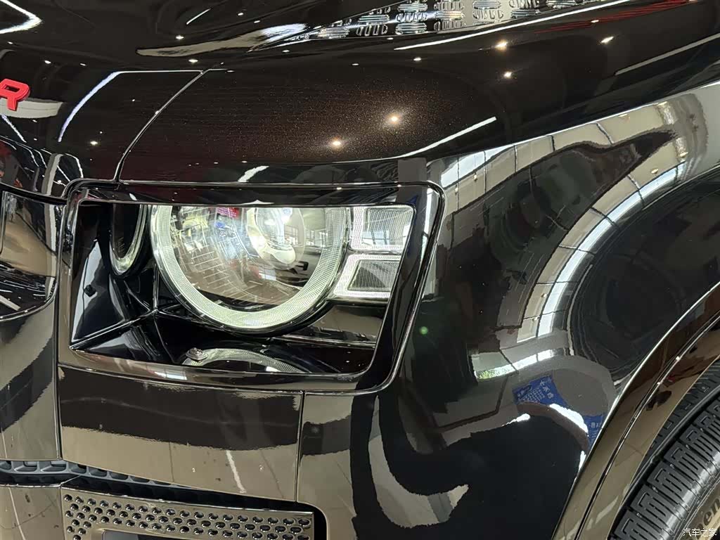 Land Rover Defender, 2024 все фото