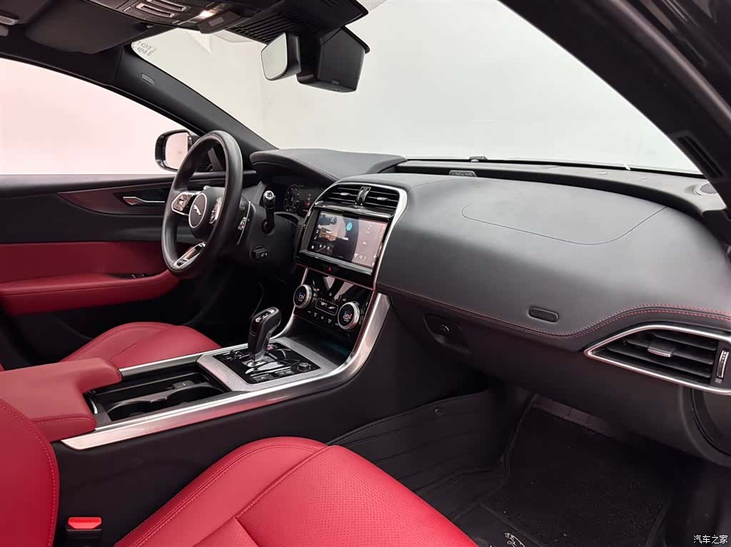 Land Rover XEL, 2023 11