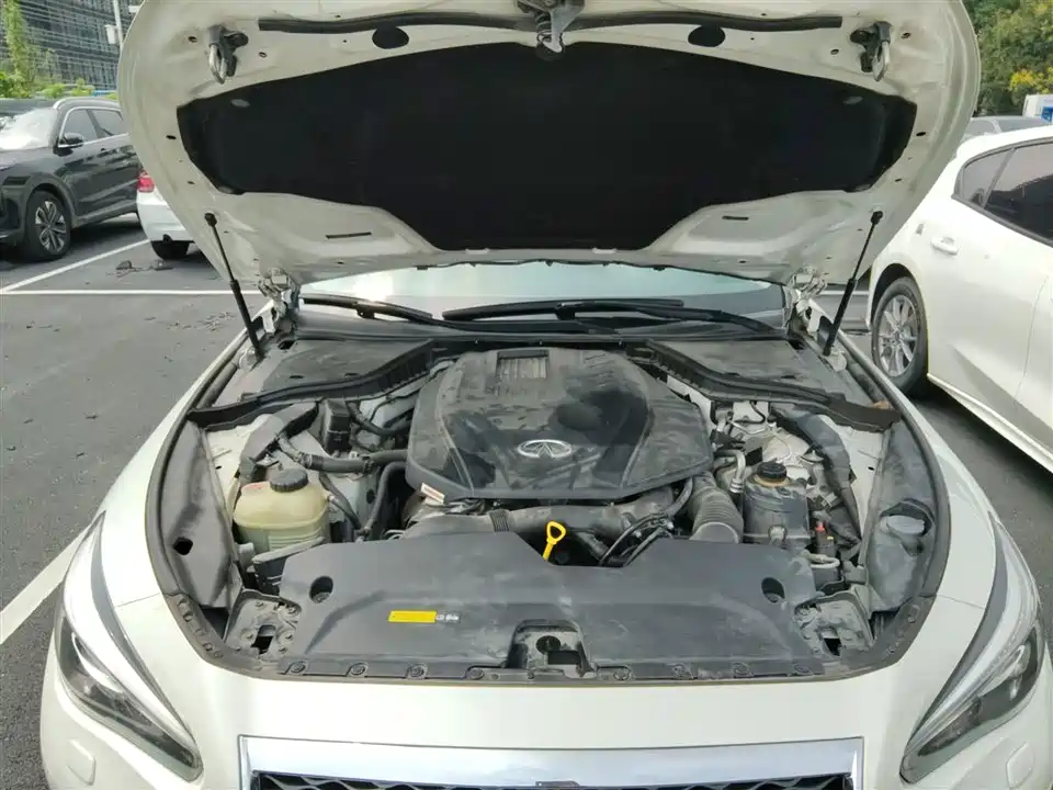 Infiniti Q50L