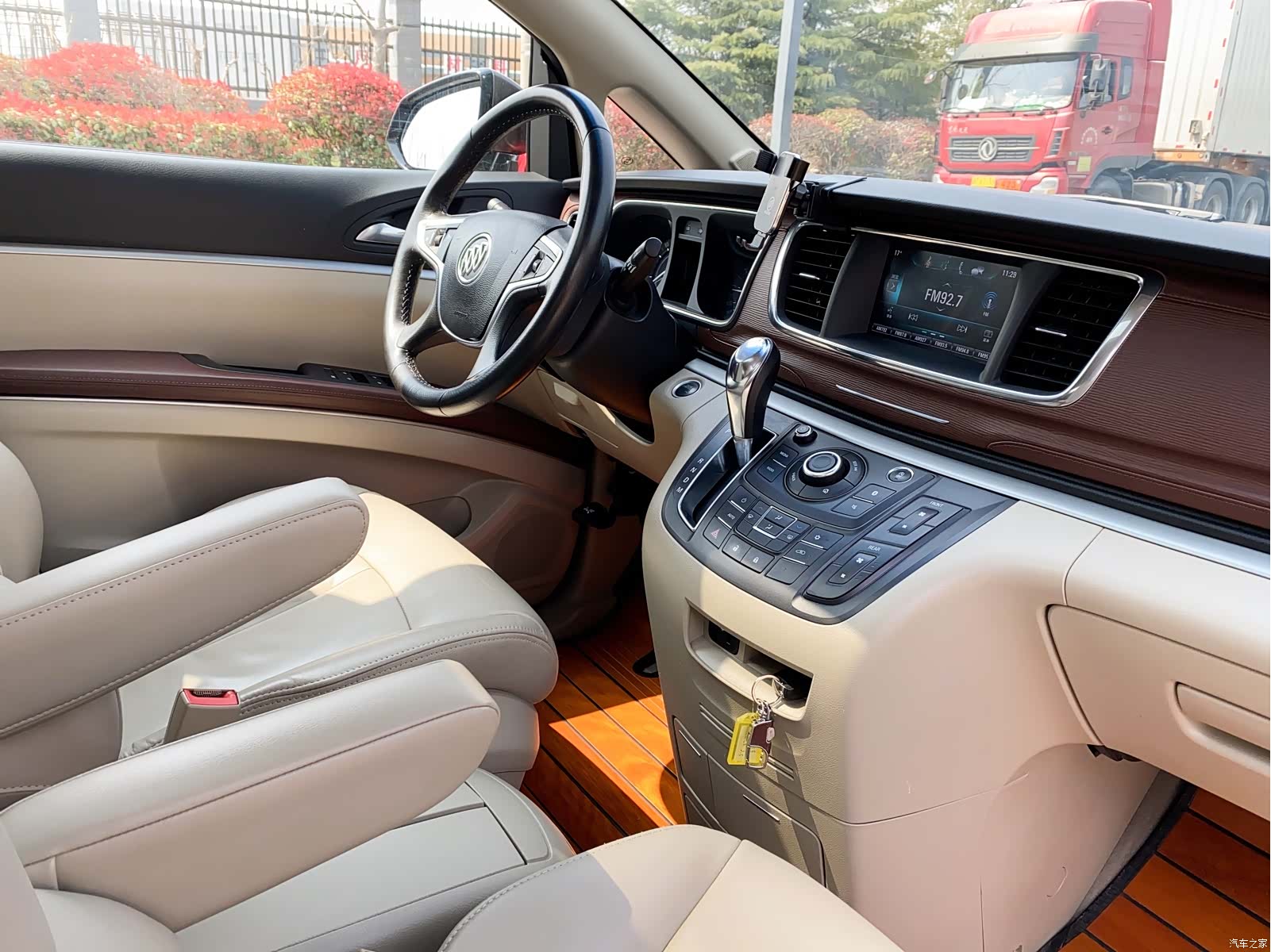 Buick GL8, 2019 25