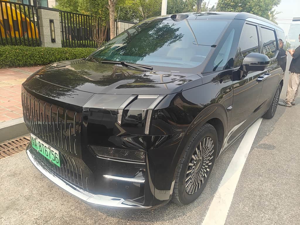 Zeekr 009 2024 мест 108kWh