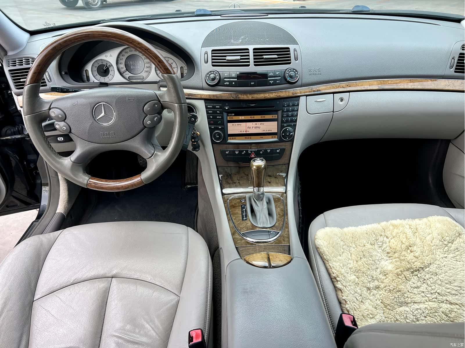 Mercedes-Benz E-Class, 2009 6