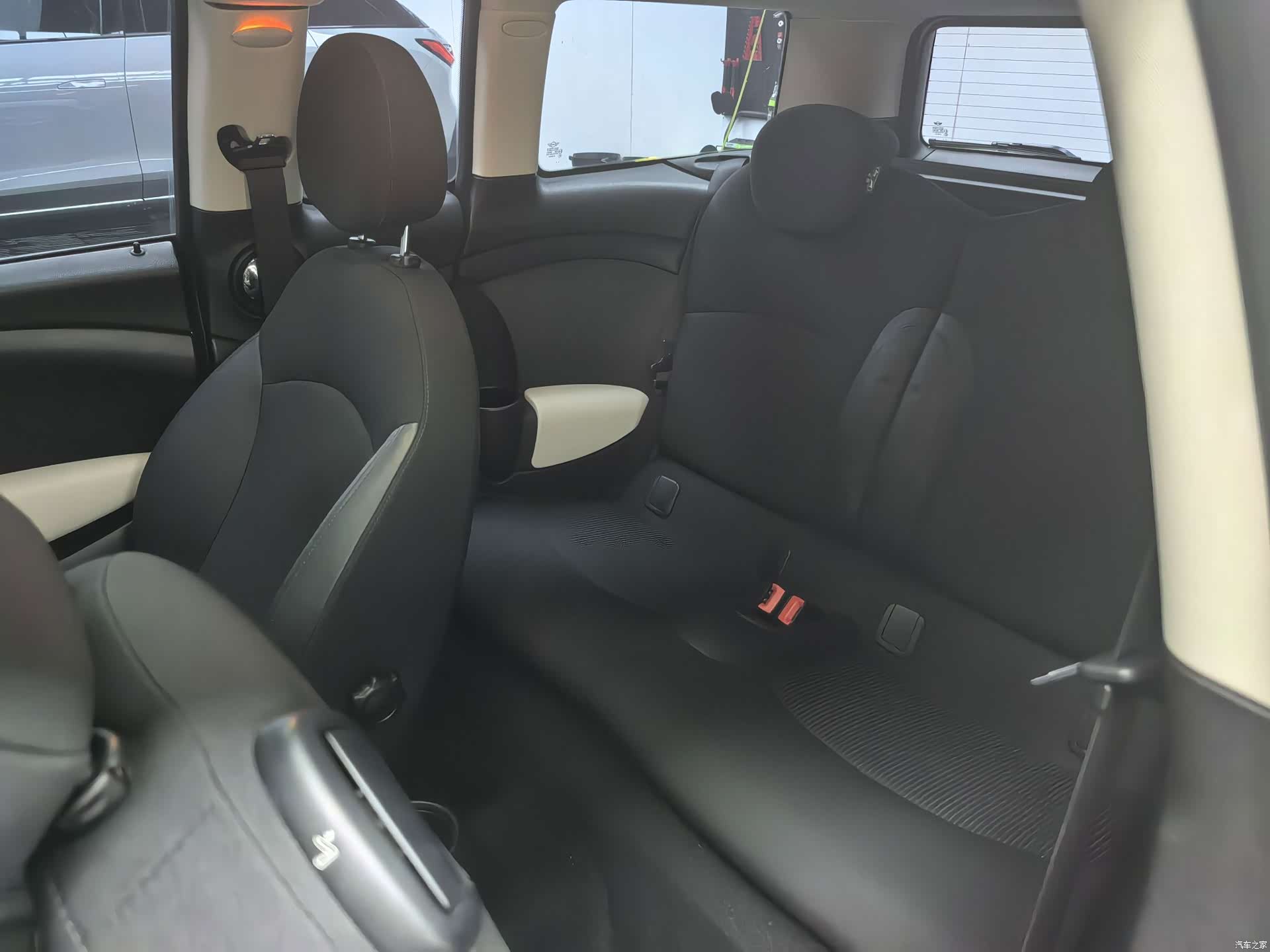 Mini Clubman, 2012 11