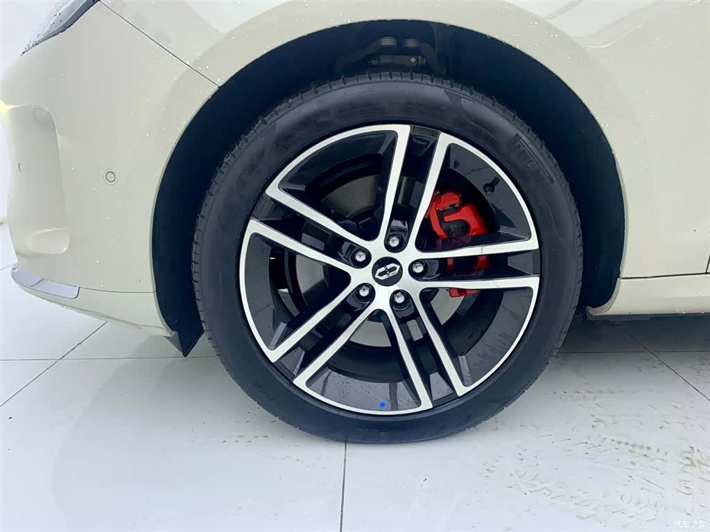 AITO M5, 2025 6
