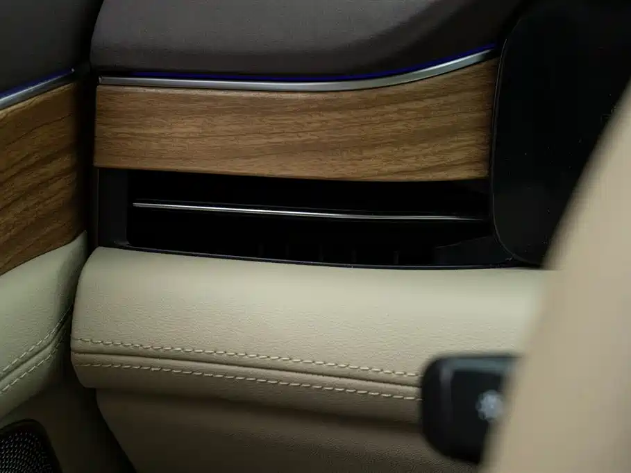 AITO Ask the world M7