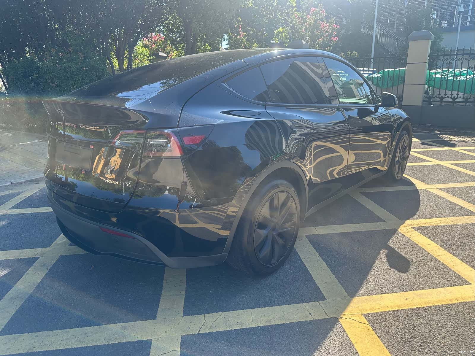 Tesla Model Y, 2024 6