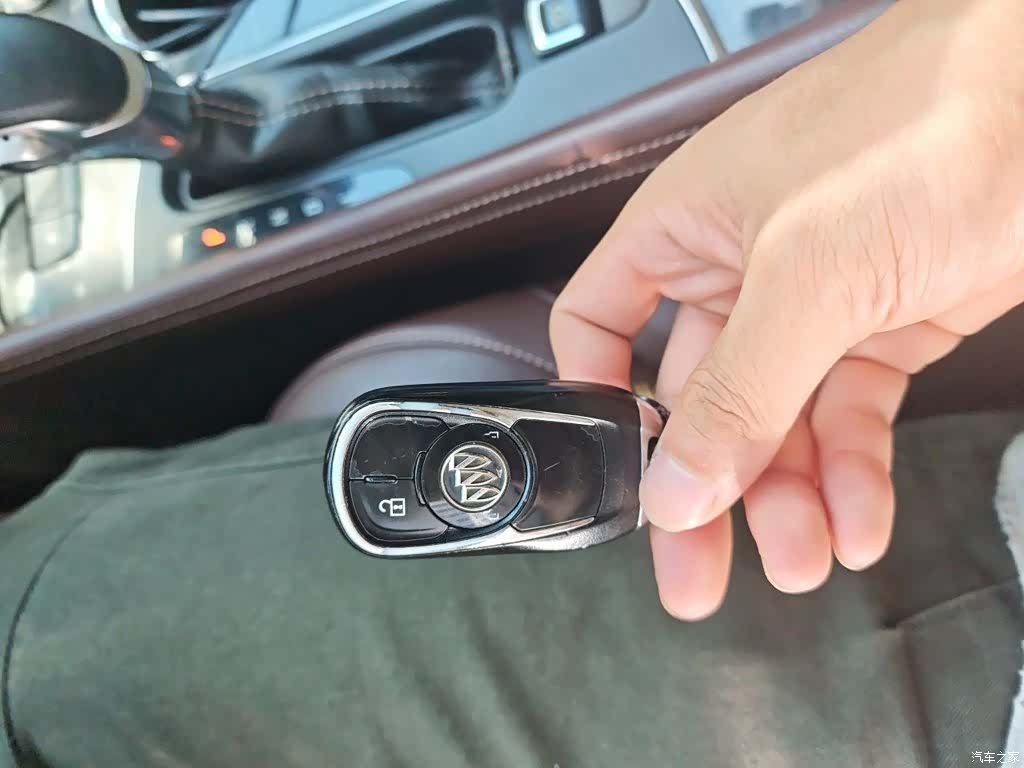 Buick Envision Plus, 2015 9