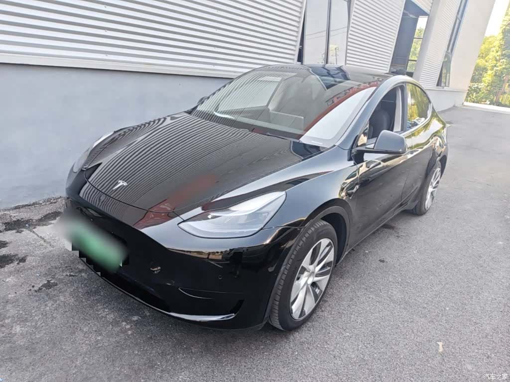 Tesla Model Y, 2023 2