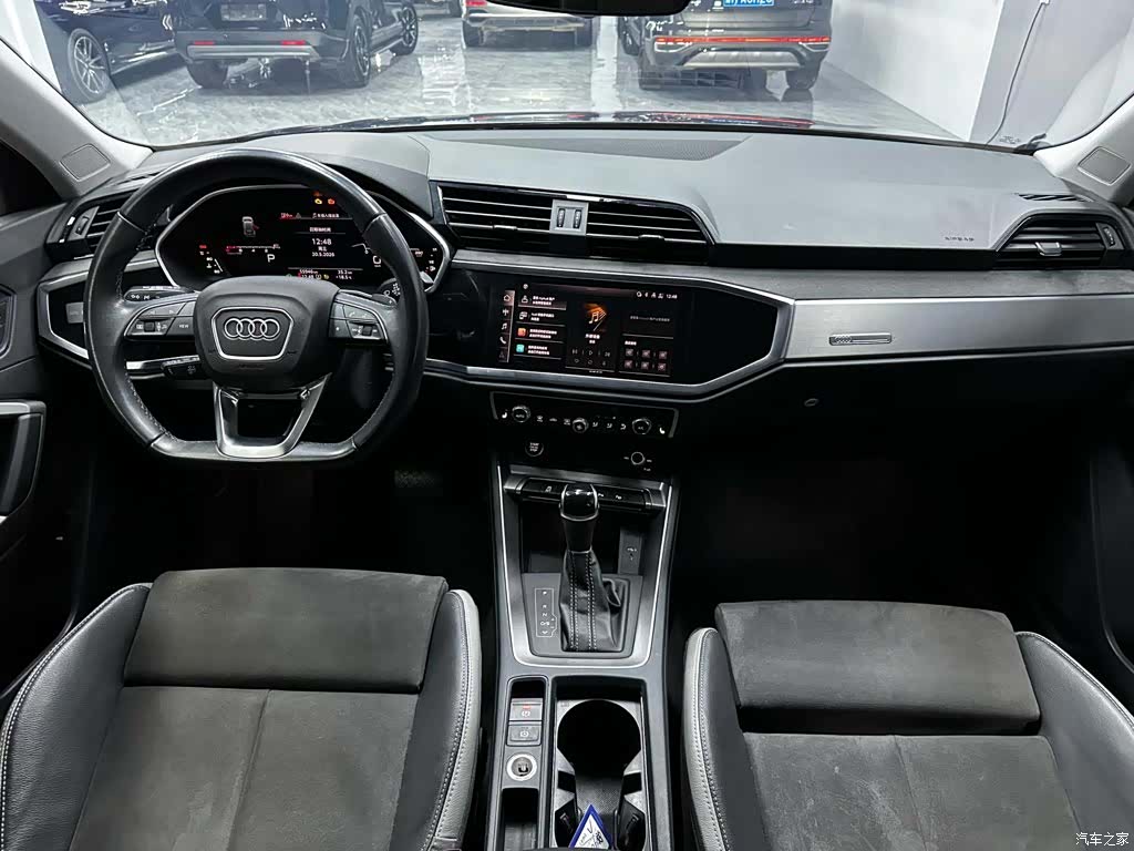 Audi Q3, 2022 11