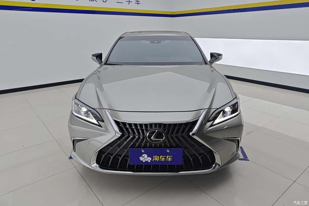 Lexus ES, 2023 2